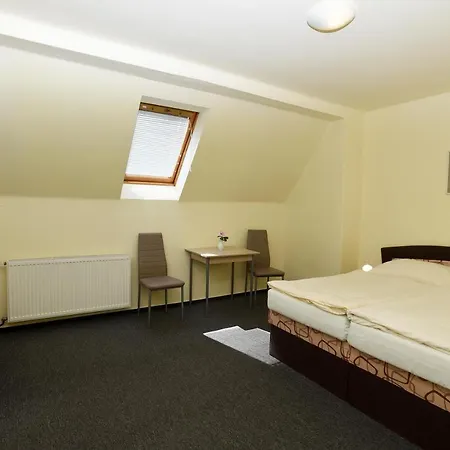 U Jezirka Hotel 3*