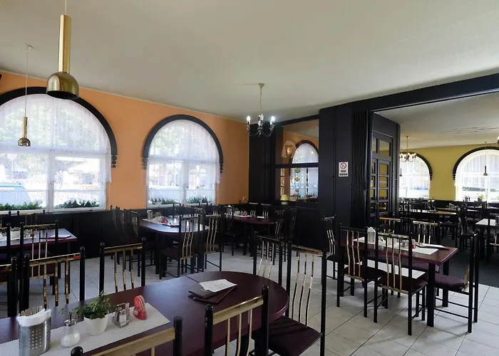U Jezirka Hotel
