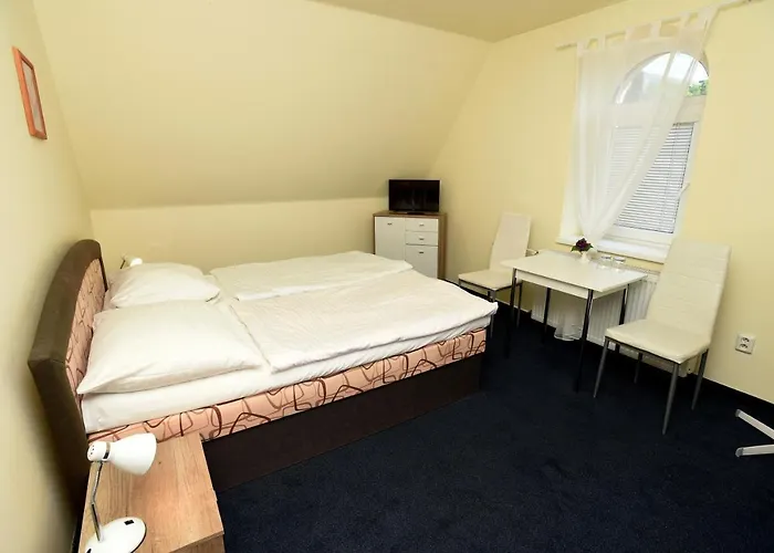 Hotel U Jezirka 3*