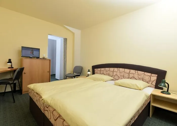 U Jezirka Hotel 3*